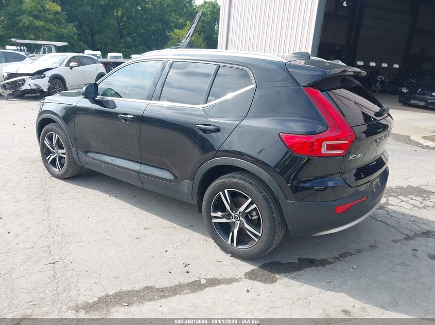 2024 VOLVO XC40 auction photo 3