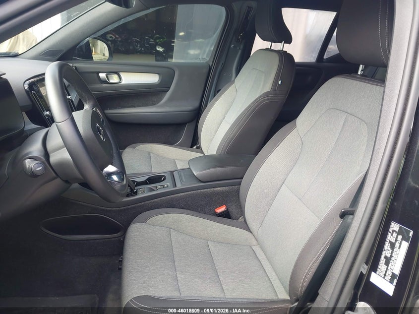2024 VOLVO XC40 auction photo 5
