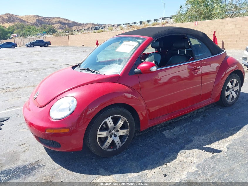 2006 VOLKSWAGEN NEW BEETLE auction photo 2