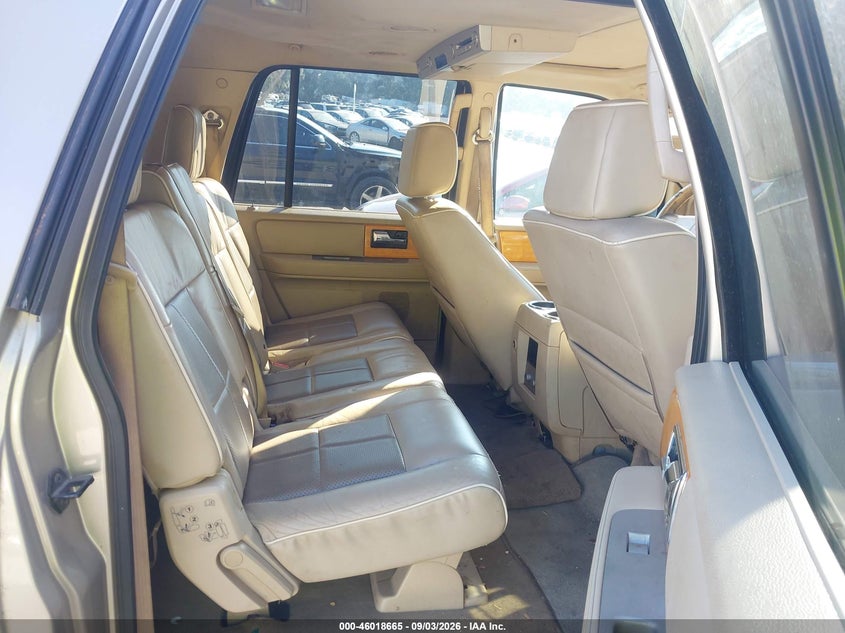 2007 LINCOLN NAVIGATOR L auction photo 8