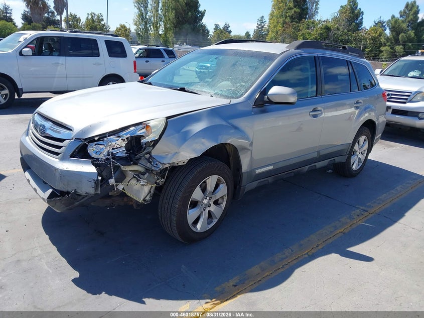 2011 SUBARU OUTBACK auction photo 2