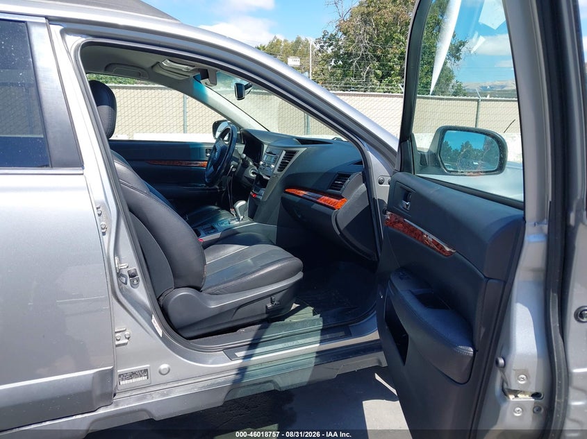 2011 SUBARU OUTBACK auction photo 5