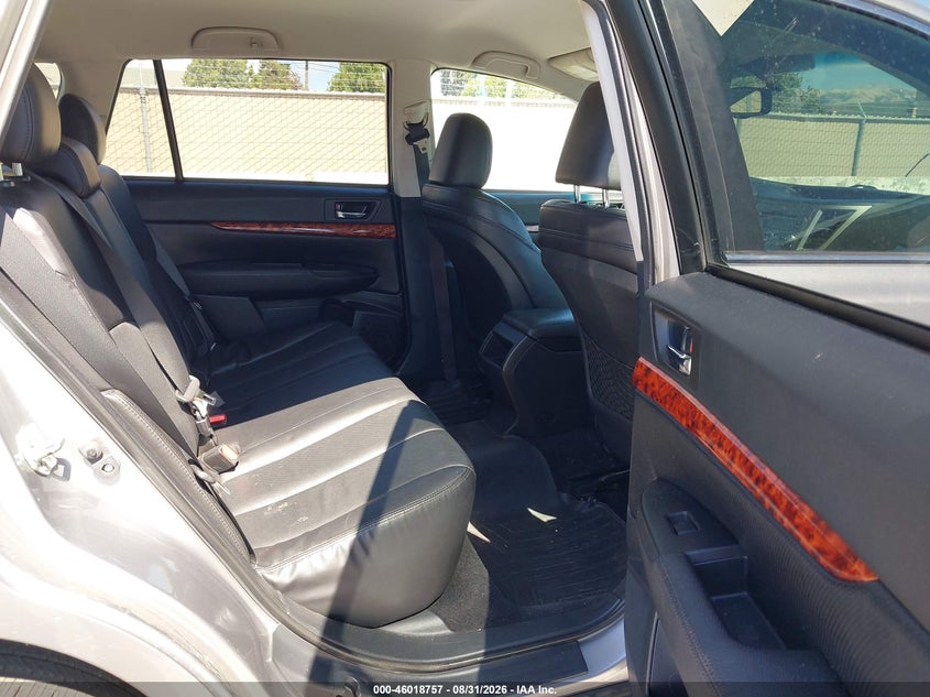 2011 SUBARU OUTBACK auction photo 8
