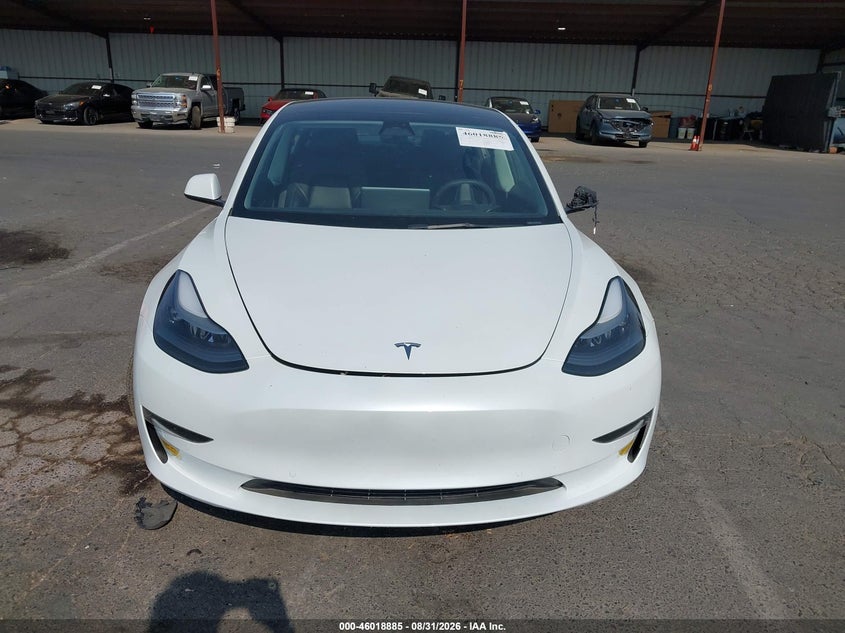 TESLA MODEL 3 - zdjęcie 11
