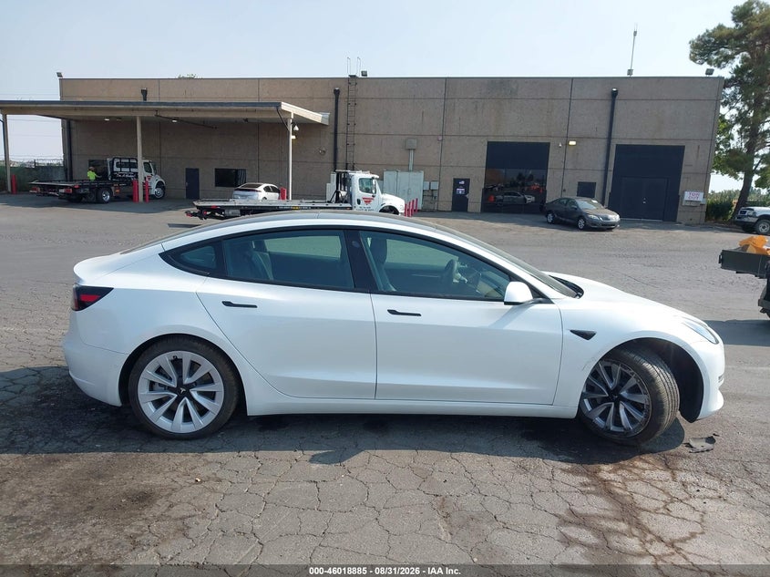 TESLA MODEL 3 - zdjęcie 12