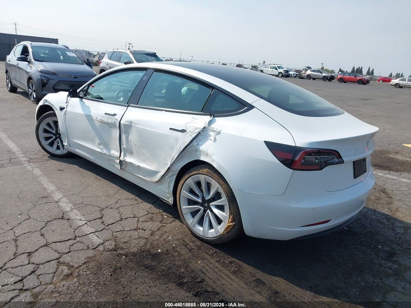 TESLA MODEL 3 - zdjęcie 3