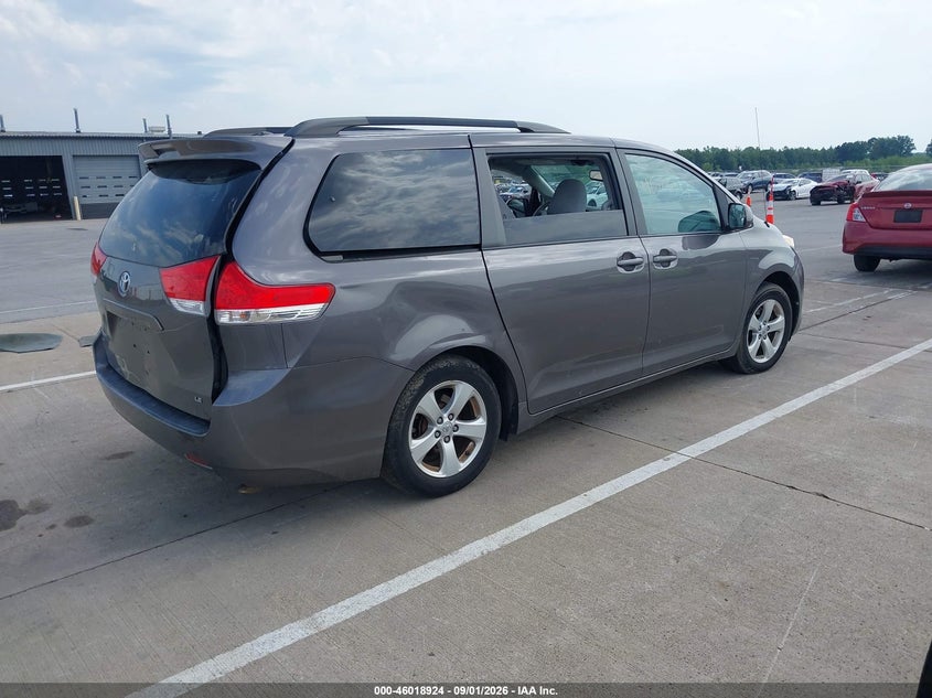 TOYOTA SIENNA 2011 VIN 5TDKK3DC4BS165168