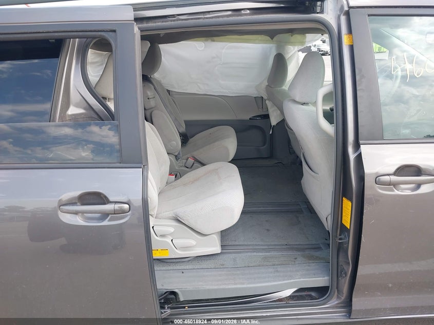 TOYOTA SIENNA 2011 VIN 5TDKK3DC4BS165168