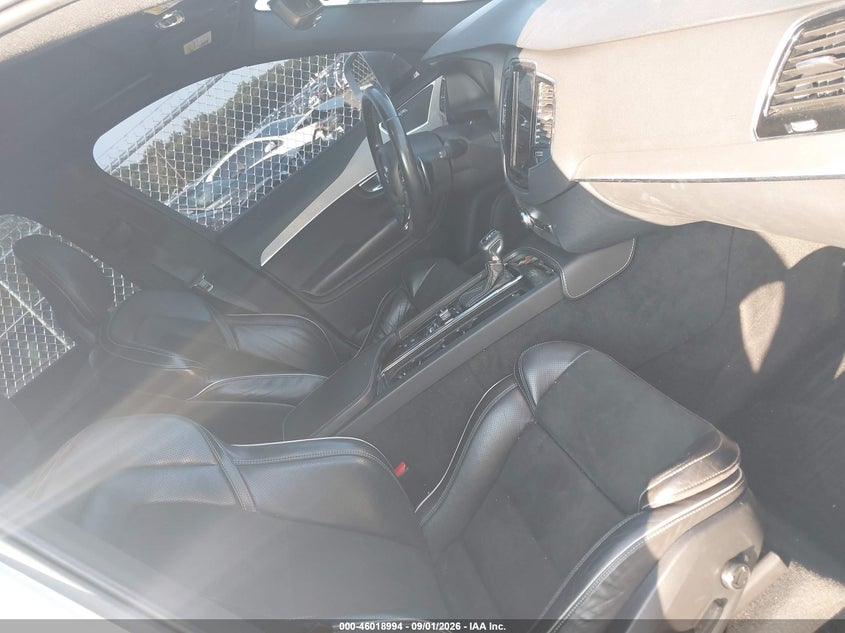 2017 VOLVO XC90 auction photo 5