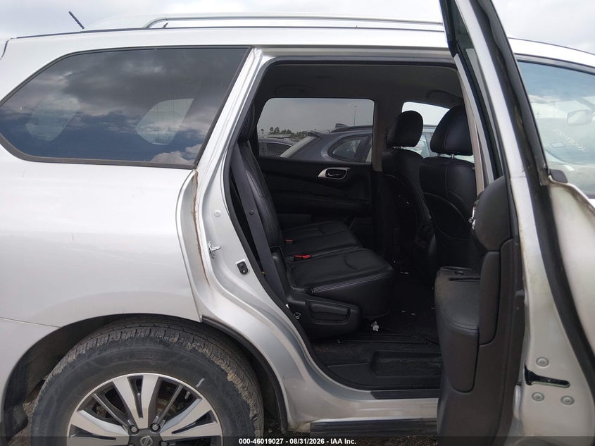 2017 NISSAN PATHFINDER auction photo 8