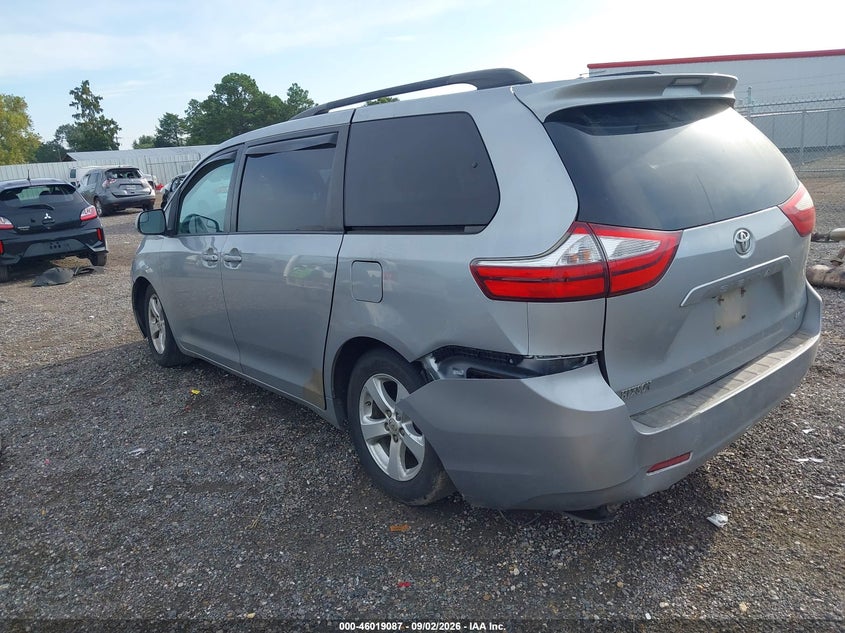 TOYOTA SIENNA - zdjęcie 3