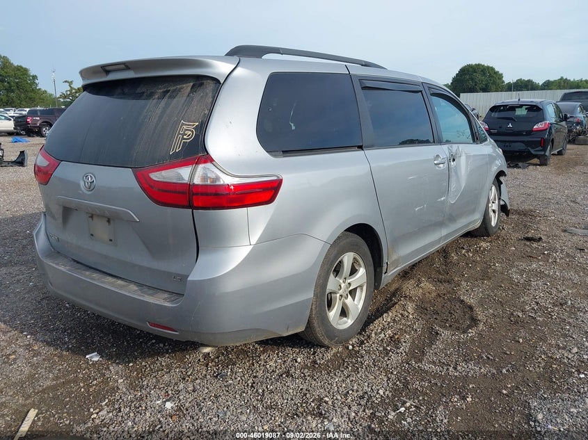 TOYOTA SIENNA - zdjęcie 4