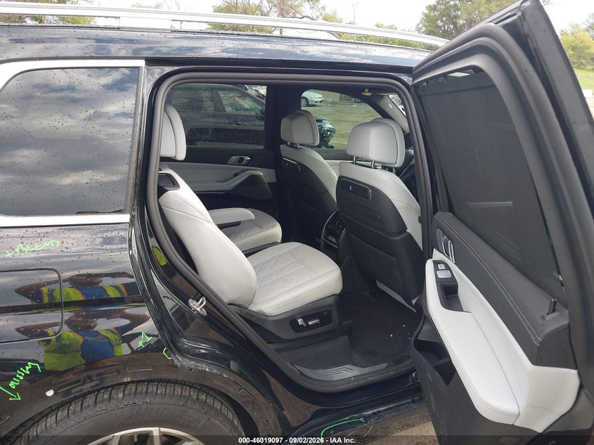 BMW X7 - zdjęcie 8