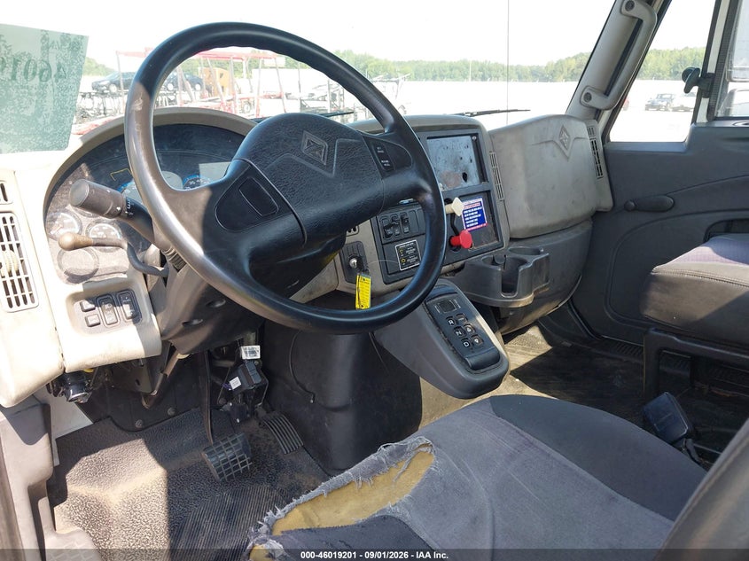 2014 INTERNATIONAL 4000 auction photo 7
