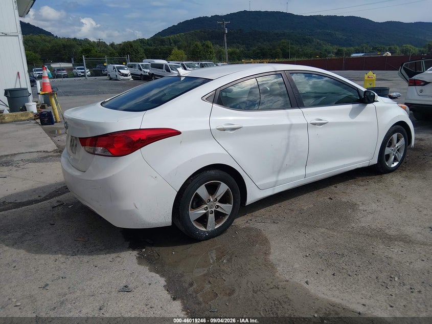 2011 HYUNDAI ELANTRA auction photo 4