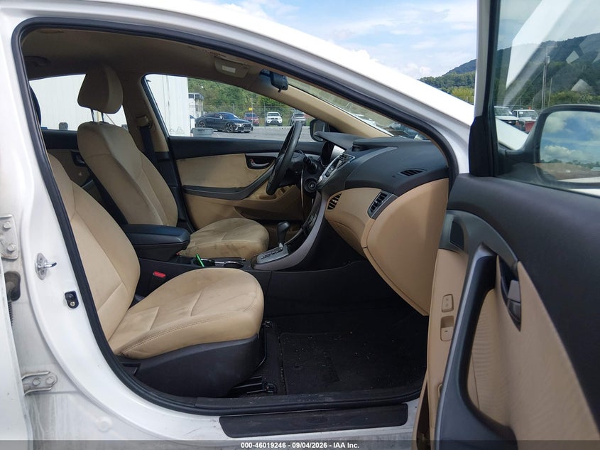 2011 HYUNDAI ELANTRA auction photo 5