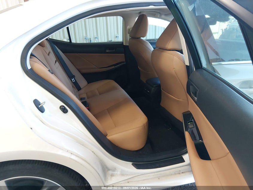 LEXUS IS 300 - zdjęcie 8