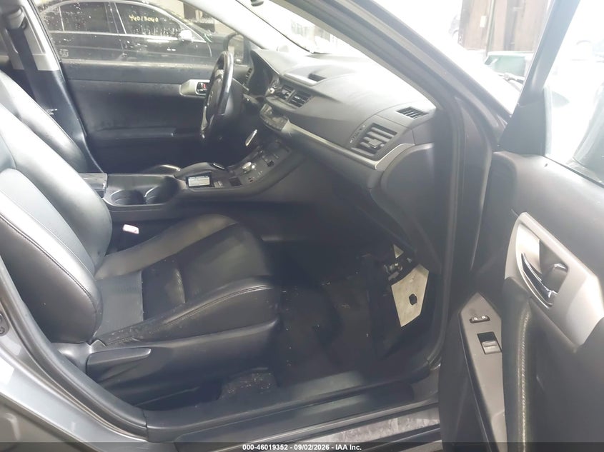 2012 LEXUS CT 200H auction photo 5