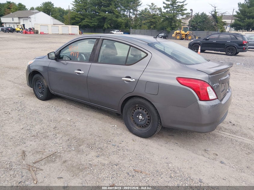 2017 NISSAN VERSA auction photo 3