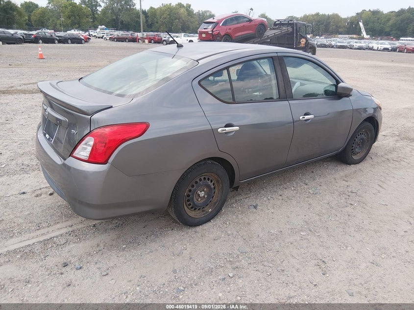 2017 NISSAN VERSA auction photo 4