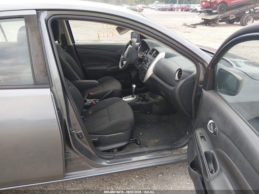 2017 NISSAN VERSA auction photo 5