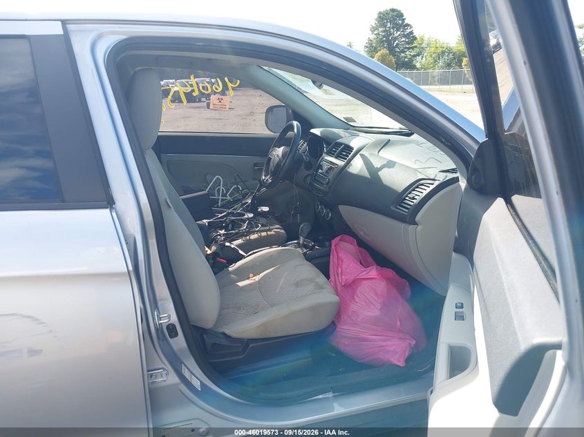 Photo 5 - MITSUBISHI OUTLANDER SPORT