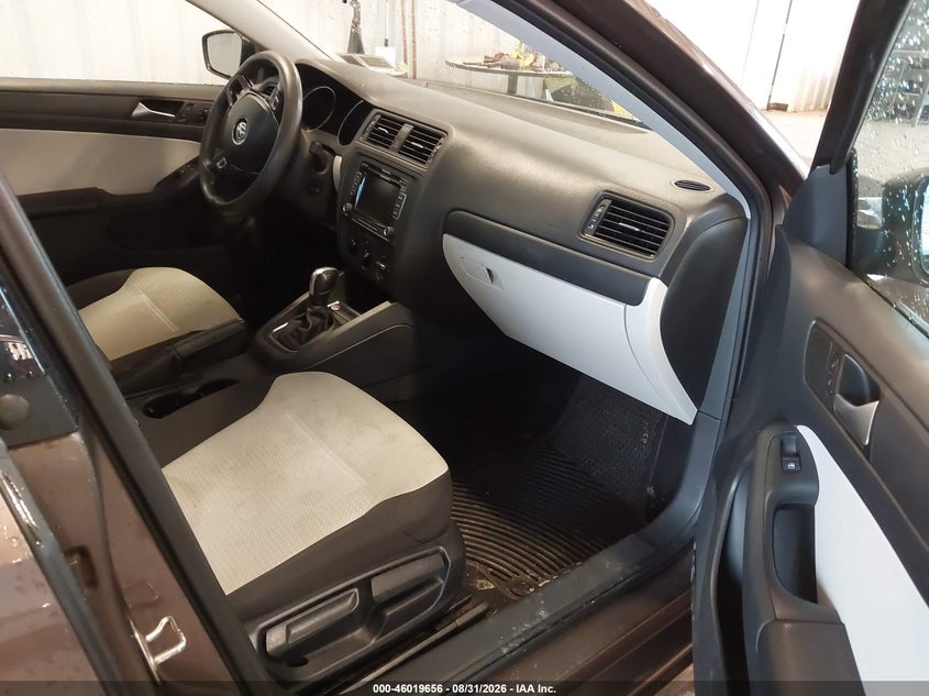 2015 VOLKSWAGEN JETTA auction photo 5