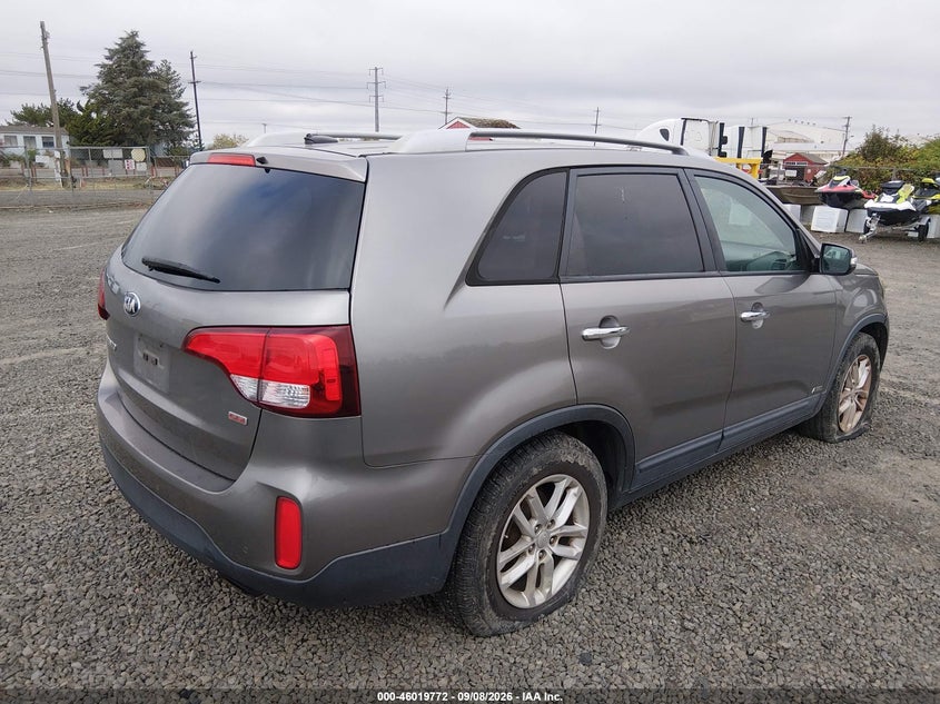 2015 KIA SORENTO auction photo 4