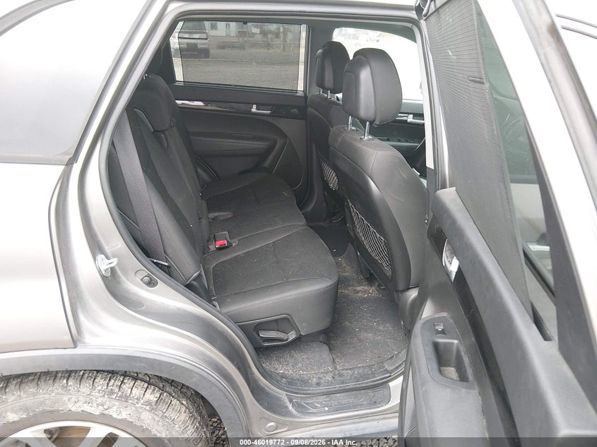 2015 KIA SORENTO auction photo 8