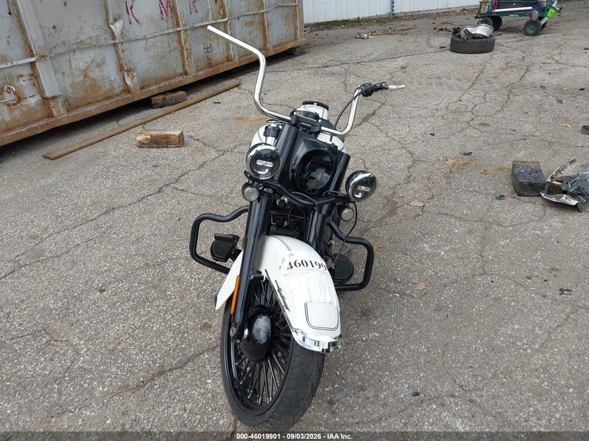 HARLEY-DAVIDSON FLHCS 2023