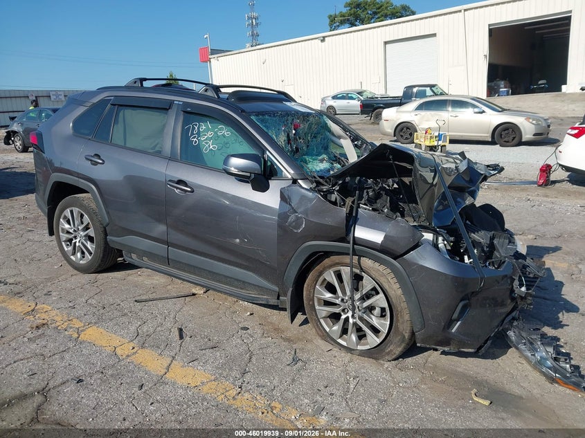 Vin: 2t3a1rfv1rc397821, lot: 46519330, toyota rav4 xle premium 2024 img_1