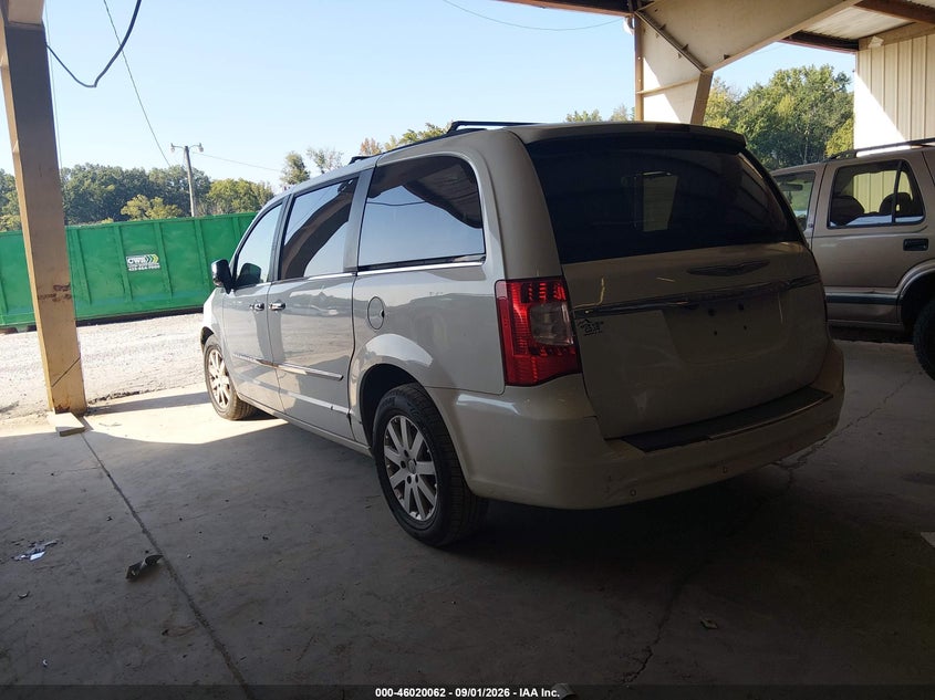2011 CHRYSLER TOWN & COUNTRY — zdjęcie 3