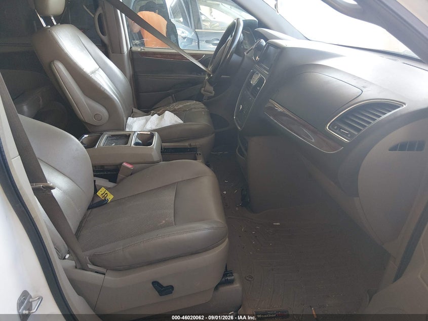 2011 CHRYSLER TOWN & COUNTRY — zdjęcie 5