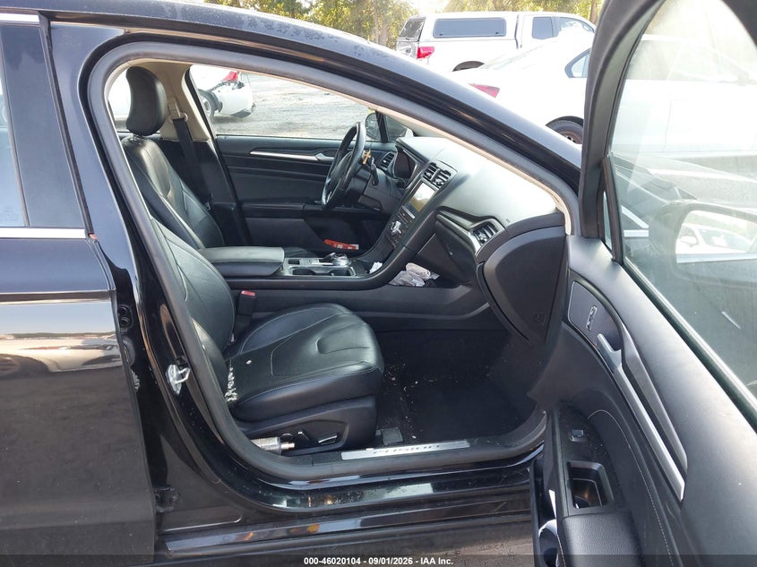 2019 FORD FUSION auction photo 5