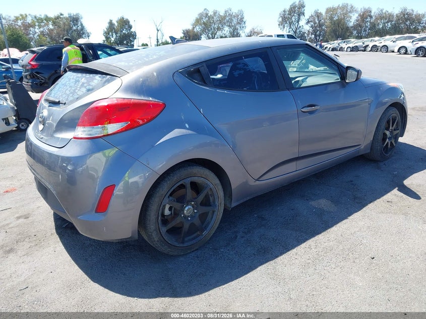 2012 HYUNDAI VELOSTER auction photo 4