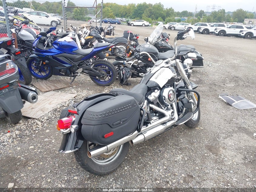 HARLEY-DAVIDSON FLHC 2020