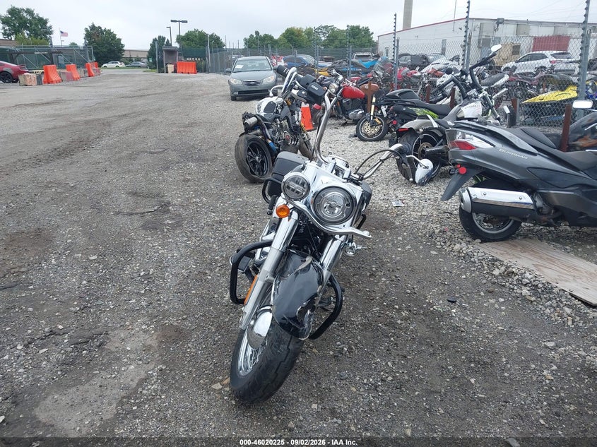 HARLEY-DAVIDSON FLHC 2020