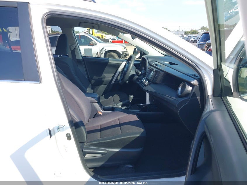 TOYOTA RAV4 - zdjęcie 5
