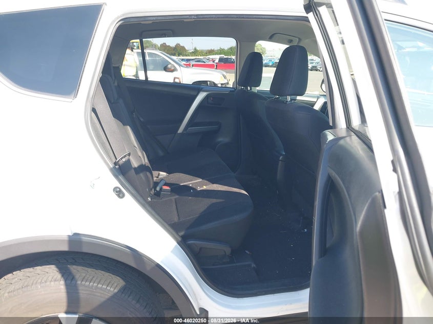 TOYOTA RAV4 - zdjęcie 8
