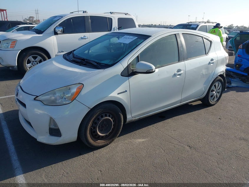 Vin: jtdkdtb31e1562772, lot: 46519686, toyota prius c one 20142