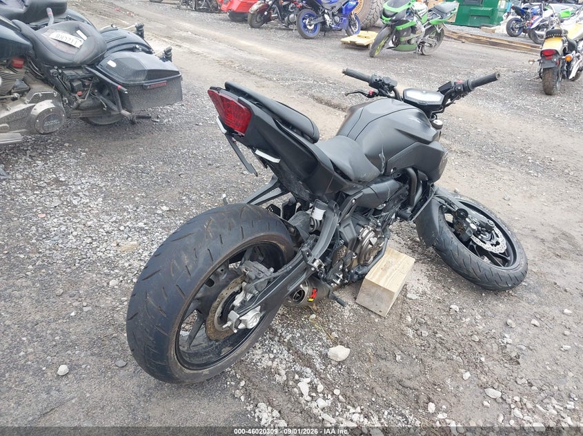 YAMAHA MT07 2019