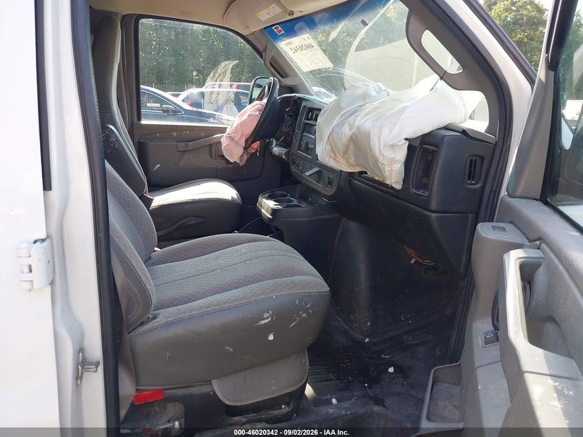 Vin: 1gczggfg3g1261773, lot: 46519733, chevrolet express 3500 work van 2016 img_1