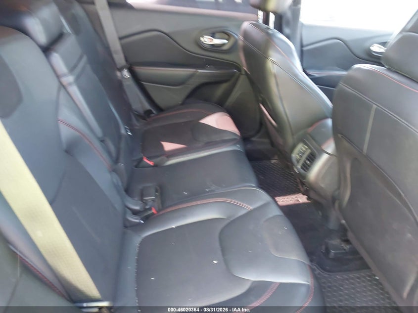 2015 JEEP CHEROKEE auction photo 8