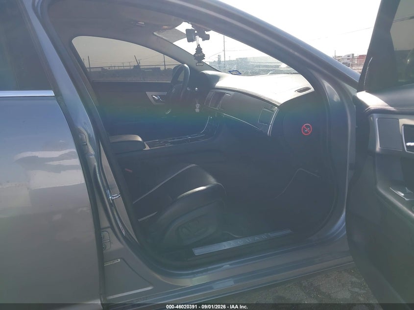 2012 JAGUAR XF auction photo 5
