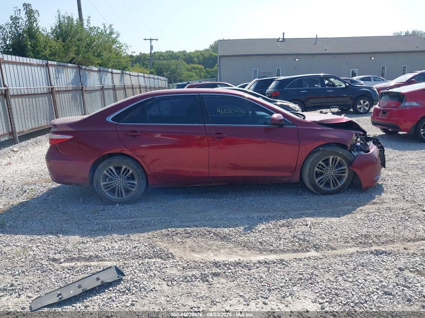TOYOTA CAMRY - zdjęcie 13