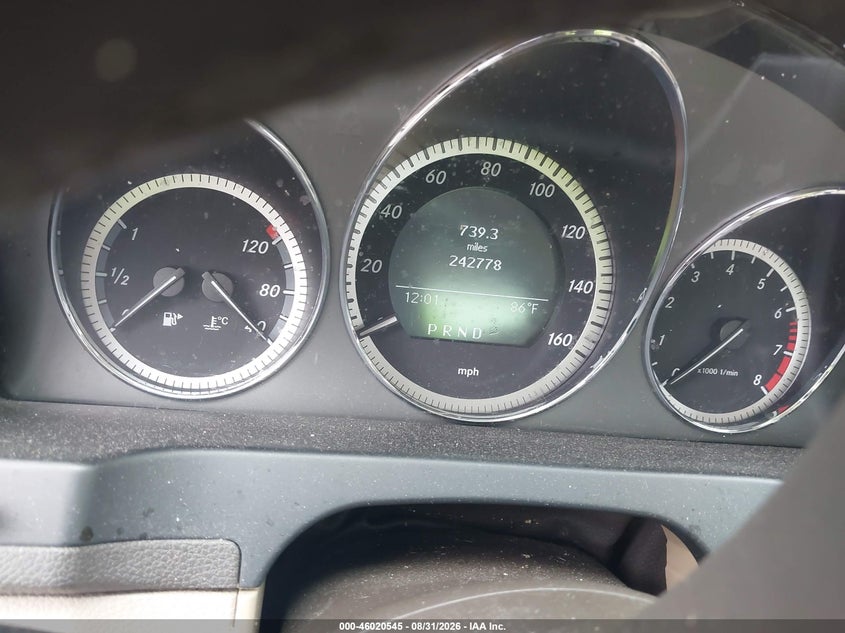 MERCEDES-BENZ C 300 2011 VIN WDDGF8BB0BR147627