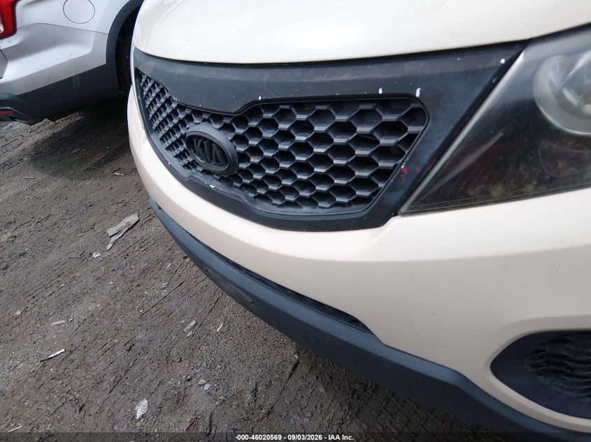2011 KIA SORENTO auction photo 6