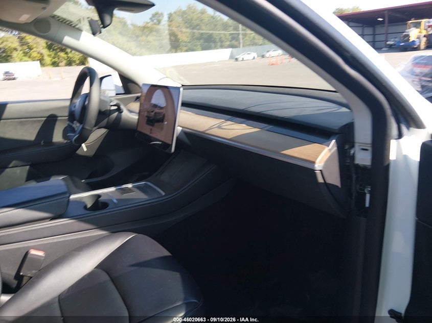 TESLA MODEL Y 2022 VIN 7SAYGDEE3NF386421