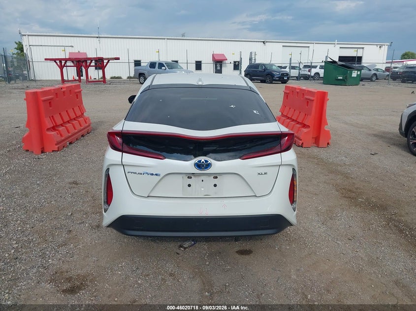 TOYOTA PRIUS PRIME - zdjęcie 16