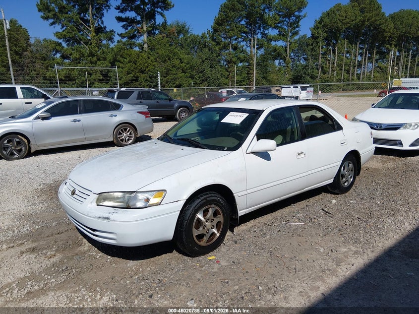 1999 Toyota Camry Ce, Обычный износ, IAAI, VIN 4T1BG22K2XU554699 — фото 2